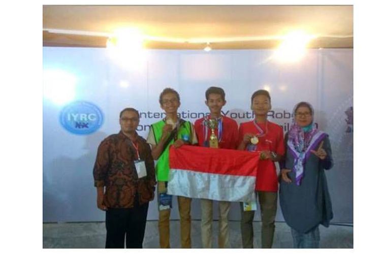 Tim Robotika MAN 2 DKI Menangi Kejuaraan Robot Dunia di Thailand